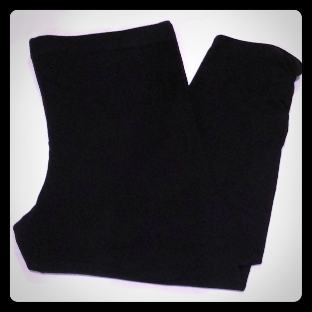 Capri leggings with Roushing at bottom